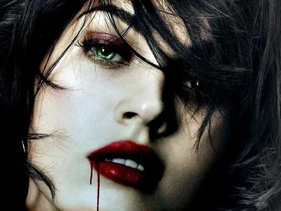 Красивая женщина вампира хеллоуина Стоковое Фото - изображение  насчитывающей смотреть, мертво: 43831886