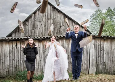 И смех, и слёзы, и любовь: самые трогательные и забавные свадебные  фотографии, сделанные летом 2023 года / Праздники / magSpace.ru