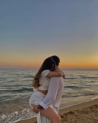 Фото Пара влюбленных на пляже