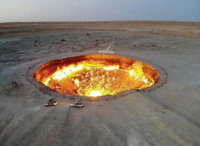 Президент Туркменистана поручил потушить «Врата ада». Откуда взялся этот  горящий кратер и почему его хотят закрыть | Популярная наука | Дзен