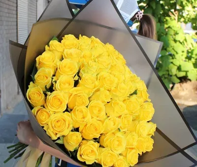 Цветы в коробке \"Желтые Розы\" в Ковдоре - Купить с доставкой от 2890 руб. |  Интернет-магазин «Люблю цветы»
