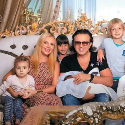 Шесть детей и бывшая жена Ромы Жукова могут лишиться жилья - Экспресс газета